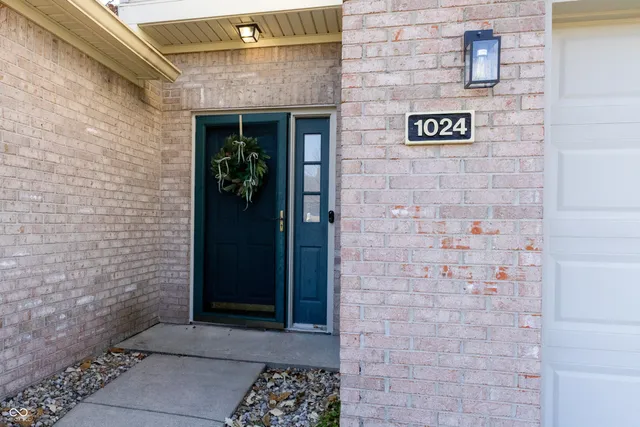 $194,000 | 1024 Montgomery Drive, Greenwood, IN 46143