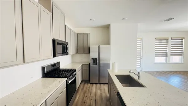 $2,100 | 2512 Wheeler Avenue, Aubrey, TX 76227