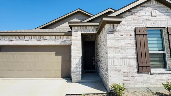 $2,100 | 2512 Wheeler Avenue, Aubrey, TX 76227
