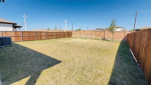 $2,100 | 2512 Wheeler Avenue, Aubrey, TX 76227