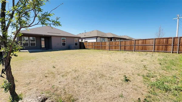 $2,100 | 2512 Wheeler Avenue, Aubrey, TX 76227