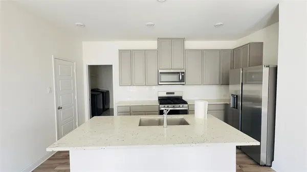 $2,100 | 2512 Wheeler Avenue, Aubrey, TX 76227