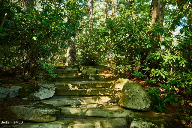 $3,250,000 | 1333 Norfolk Road, New Marlborough, MA 01259