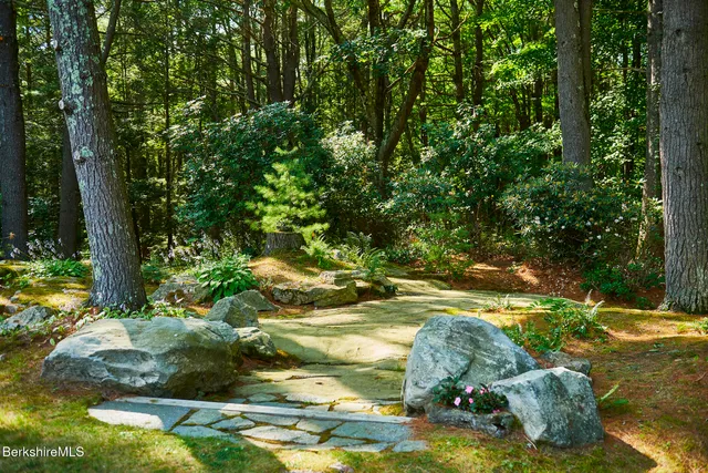 $3,250,000 | 1333 Norfolk Road, New Marlborough, MA 01259