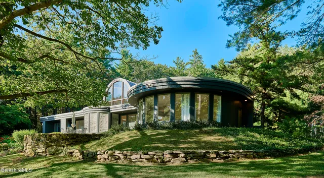 $3,250,000 | 1333 Norfolk Road, New Marlborough, MA 01259