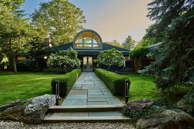 $3,250,000 | 1333 Norfolk Road, New Marlborough, MA 01259