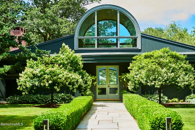 $3,250,000 | 1333 Norfolk Road, New Marlborough, MA 01259