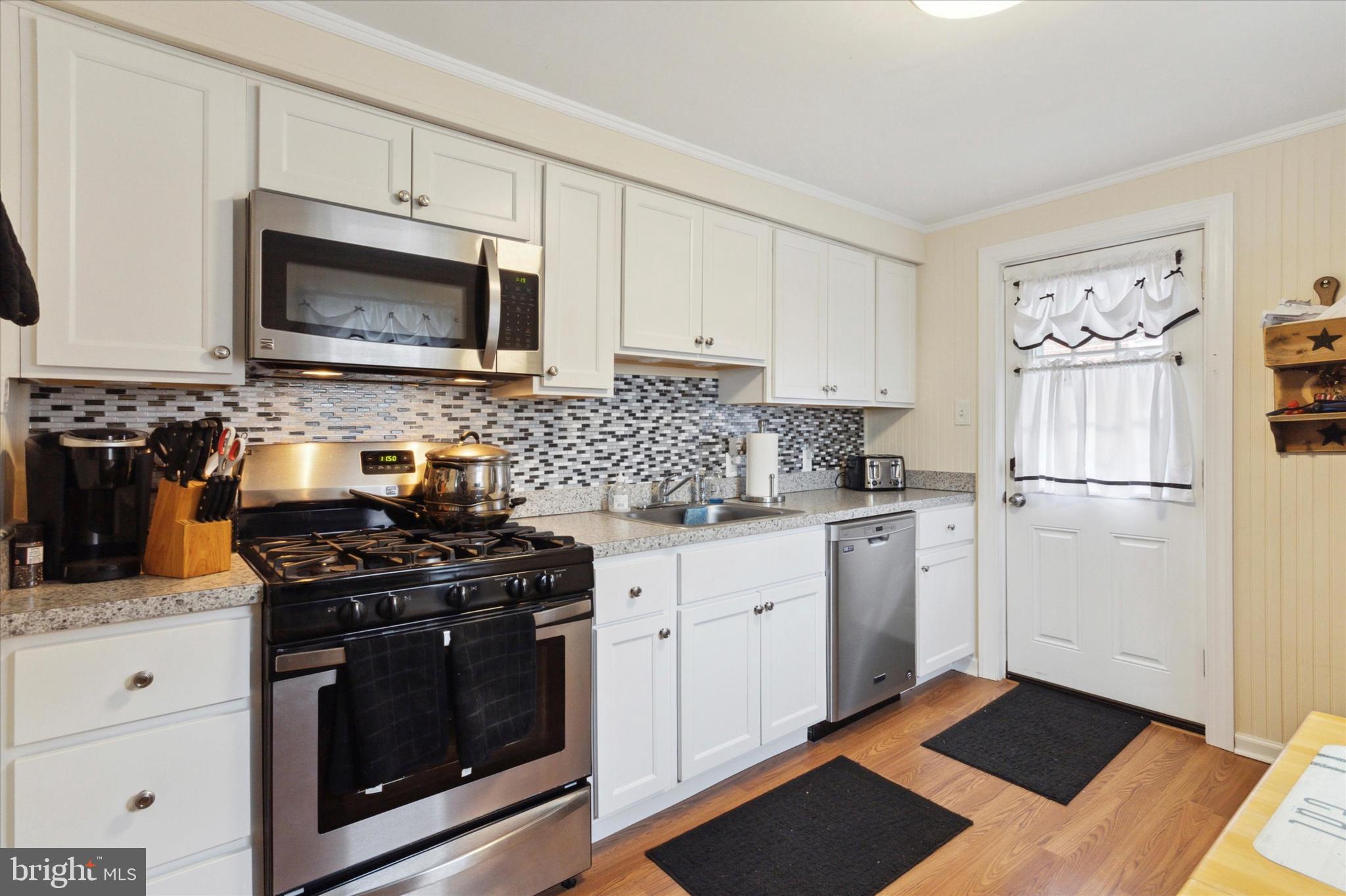 959 Kingsman Road Boothwyn, PA 19061 - Photo 4 of 15