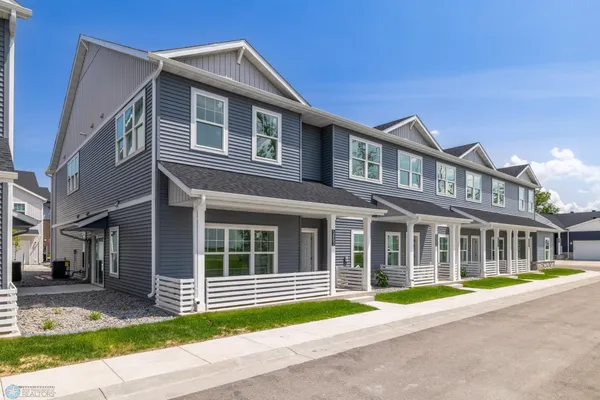 $449,900 | 5883 41st Street South, Fargo, ND 58104