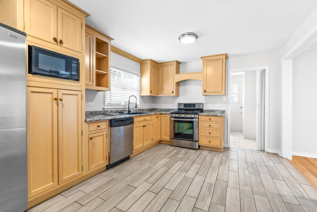 3047 Olive Road Homewood, IL 60430 - Photo 6 of 15