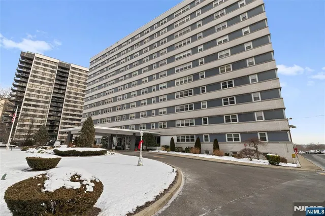 $215,000 | 280 Prospect, Unit 9H, Hackensack, NJ 07601