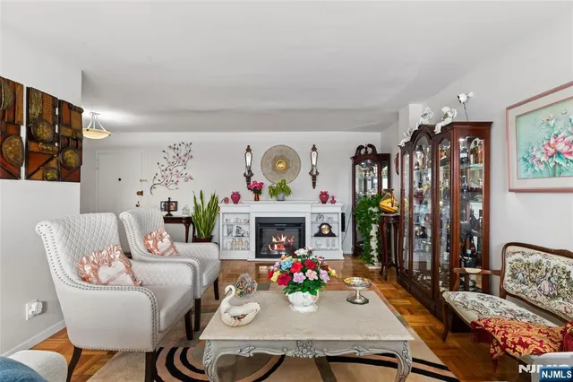 $215,000 | 280 Prospect, Unit 9H, Hackensack, NJ 07601