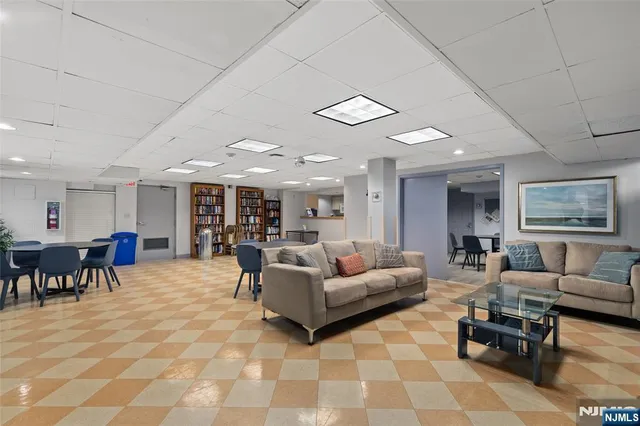 $215,000 | 280 Prospect, Unit 9H, Hackensack, NJ 07601