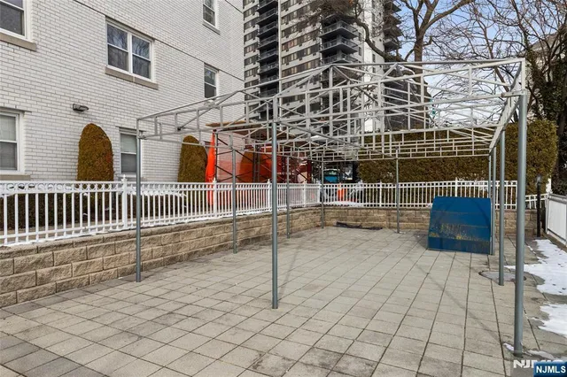 $215,000 | 280 Prospect, Unit 9H, Hackensack, NJ 07601