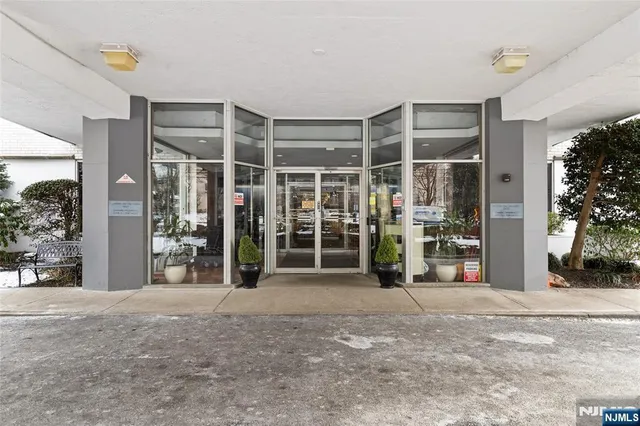 $215,000 | 280 Prospect, Unit 9H, Hackensack, NJ 07601