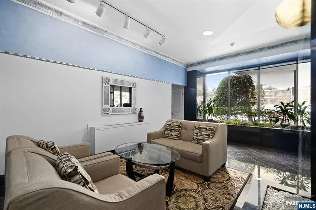 $215,000 | 280 Prospect, Unit 9H, Hackensack, NJ 07601