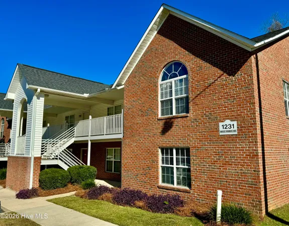 $825 | 1231 Westpointe Drive, Unit 2, Greenville, NC 27834