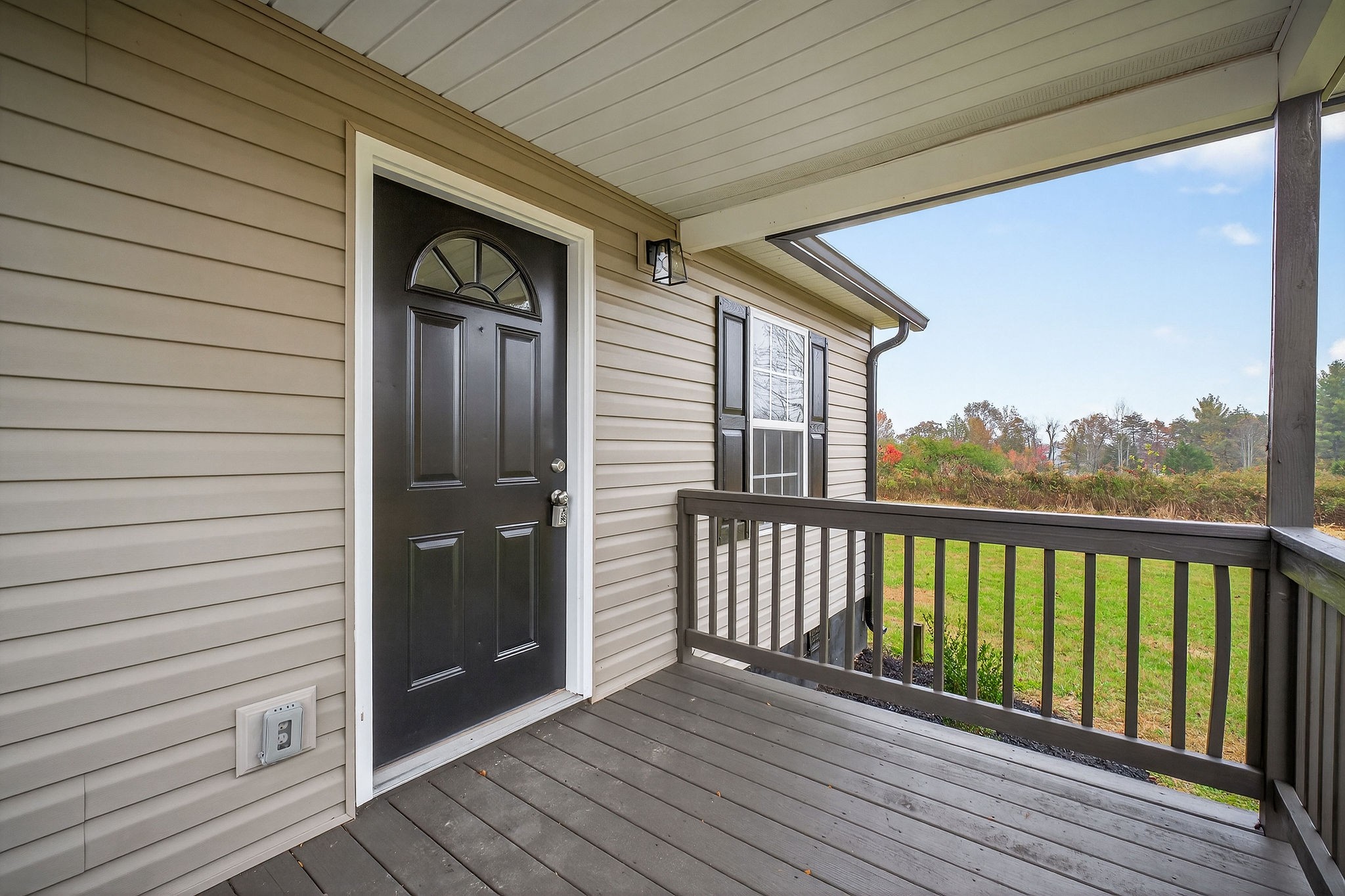 1193 Ashburn Road Monterey, TN 38574 - Photo 19 of 28 a view of a balcony with wooden floor