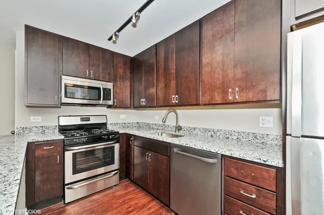 $1,450 | 644 West Wrightwood Avenue, Unit 15, Chicago, IL 60614