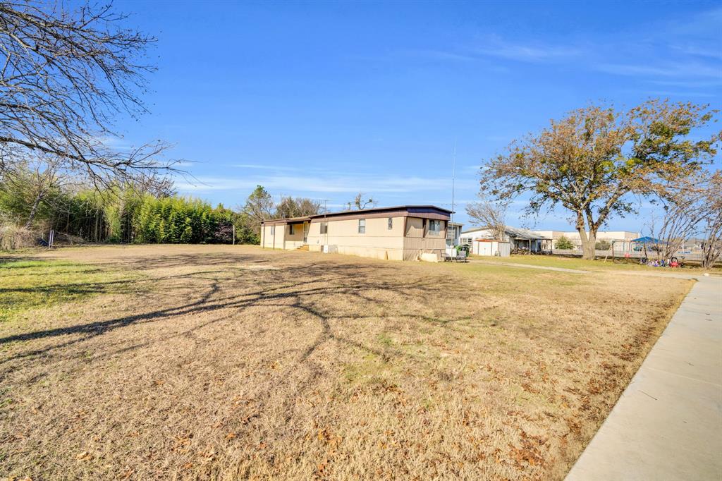 3107 Russell Road Arlington, TX 76001 - Photo 3 of 37