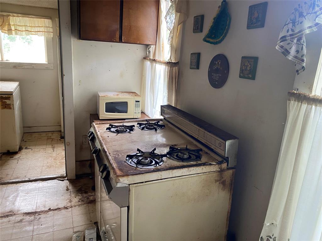 206 First Street Bangs, TX 76823 - Photo 11 of 14
