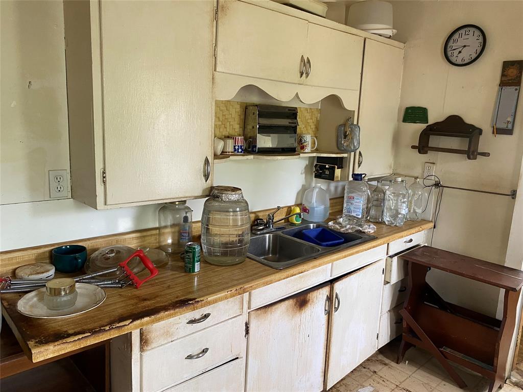 206 First Street Bangs, TX 76823 - Photo 12 of 14