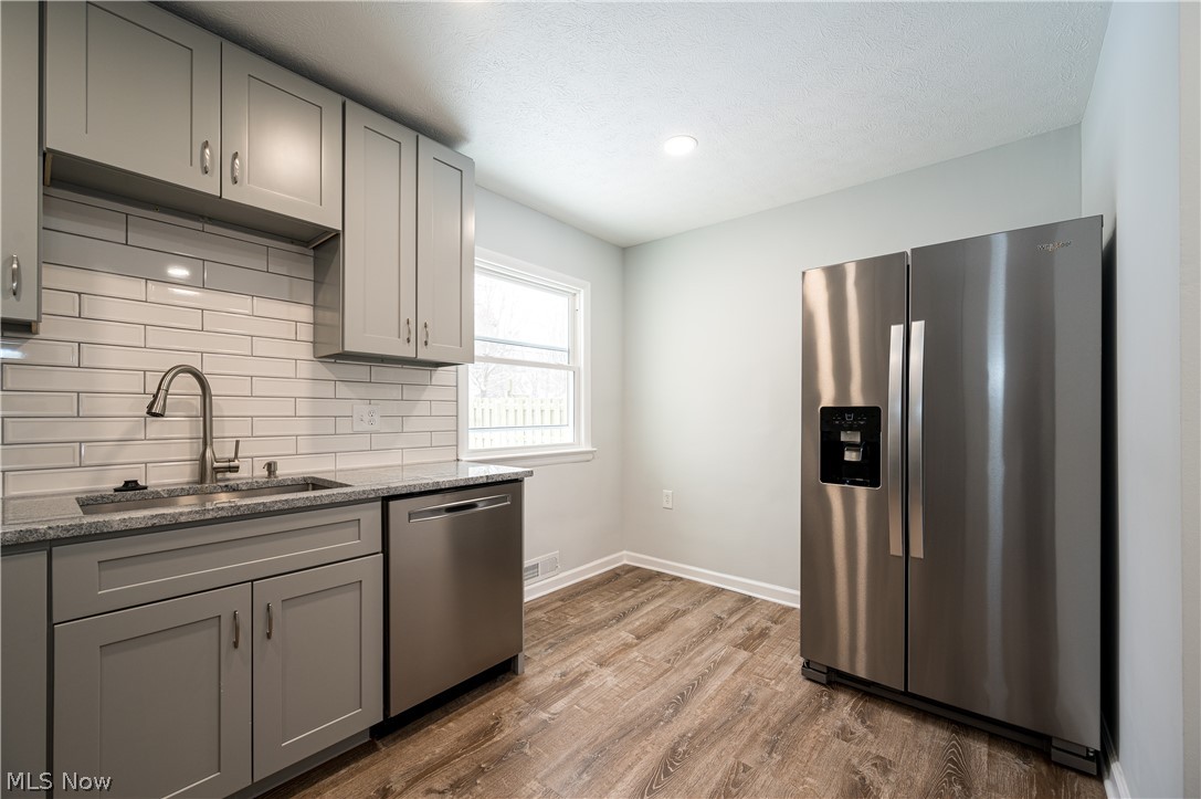 4096 Linnell Road Cleveland, OH 44121 - Photo 14 of 34