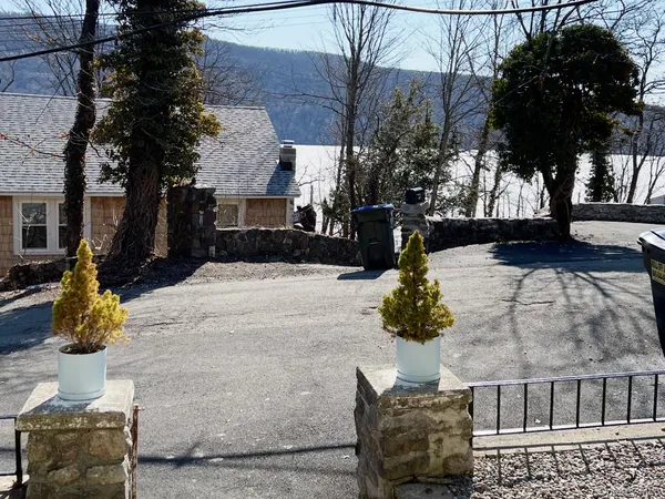$1,950 | 63 Lake Trail, Greenwood Lake, NY 10925