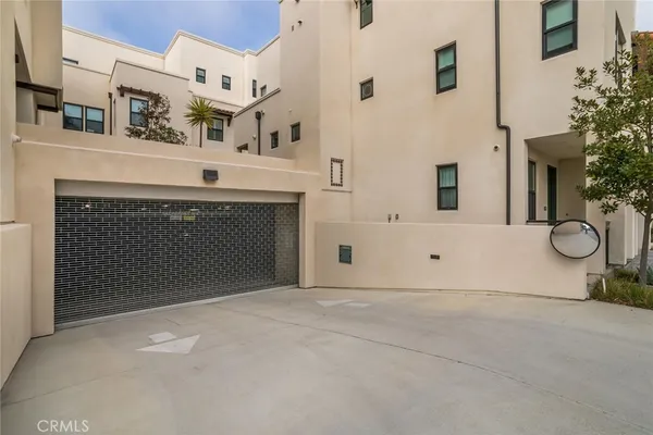 $799,000 | 1530 East Thompson Boulevard, Ventura, CA 93001