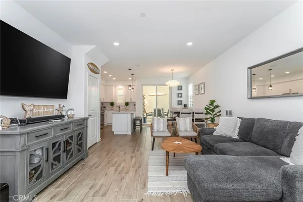 $799,000 | 1530 East Thompson Boulevard, Ventura, CA 93001
