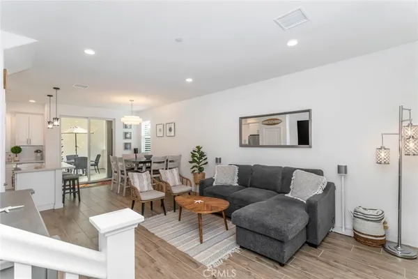 $799,000 | 1530 East Thompson Boulevard, Ventura, CA 93001