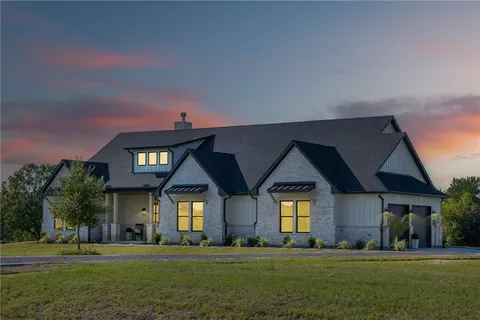 $915,000 | 10343 Sunny Mdw Drive, Chappell Hill, TX 77426