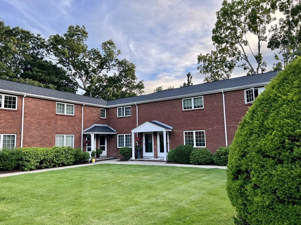 37 Linden Street, Unit 27 Wellesley, MA 02482 - Photo 12 of 12