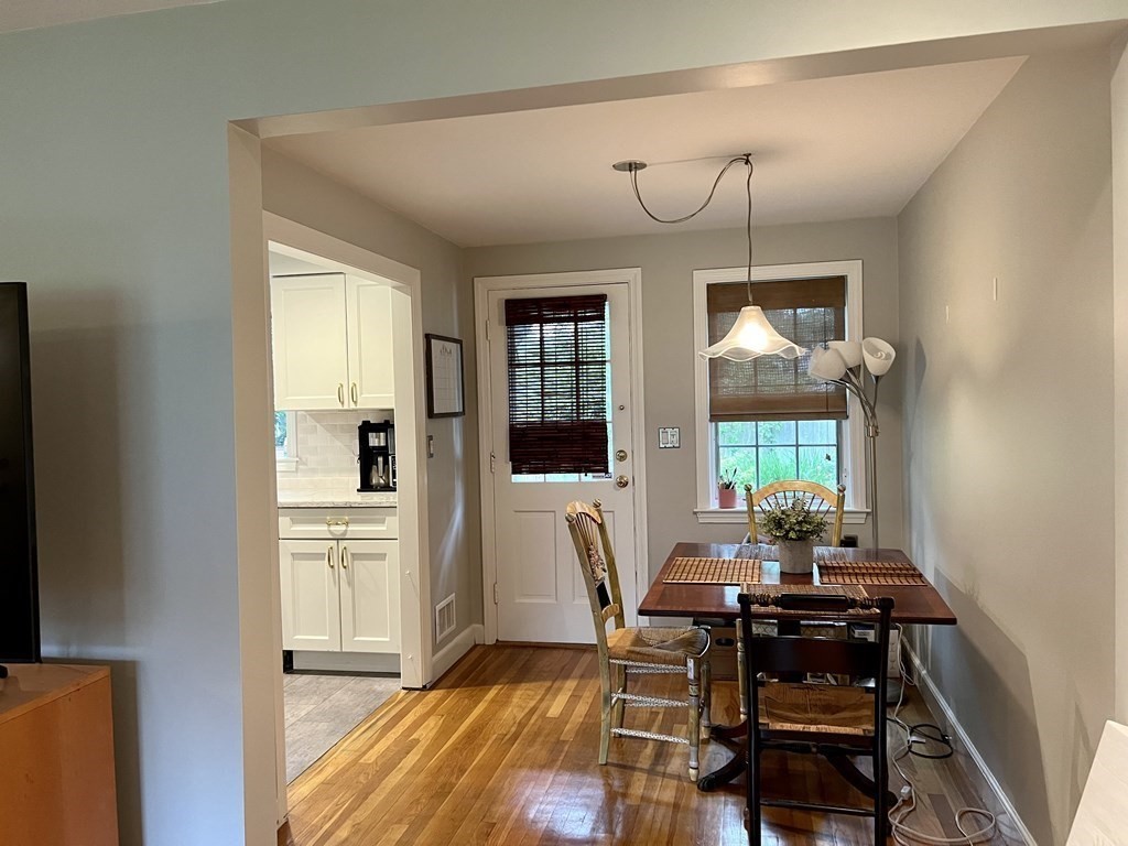 37 Linden Street, Unit 27 Wellesley, MA 02482 - Photo 6 of 12