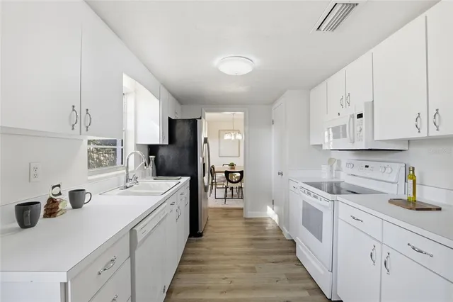 $399,900 | 4411 Northwest 14th Place, Gainesville, FL 32605