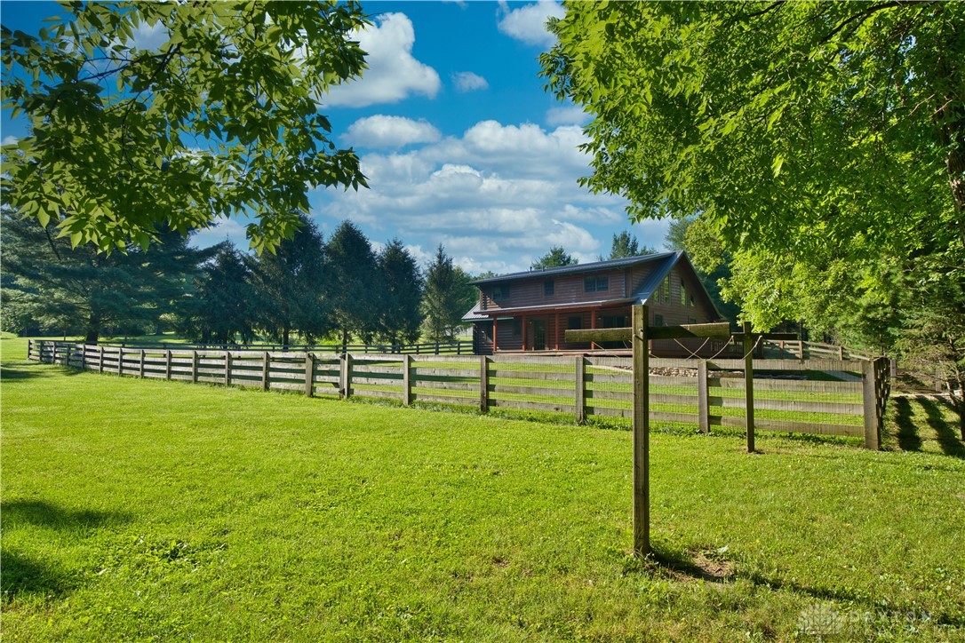 105 Inwood Road Wilmington, OH 45177 - Photo 25 of 77 fenced in backyard