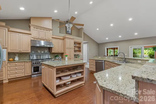 $1,075,000 | 6 Grouse Terrace, Fairview, NC 28730