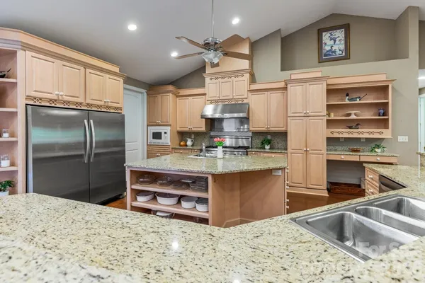 $1,075,000 | 6 Grouse Terrace, Fairview, NC 28730