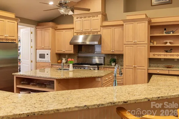 $1,075,000 | 6 Grouse Terrace, Fairview, NC 28730