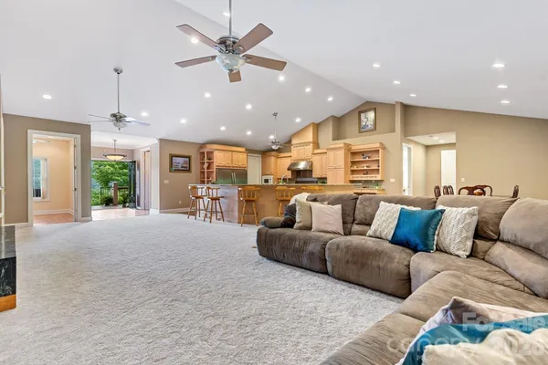 $1,075,000 | 6 Grouse Terrace, Fairview, NC 28730