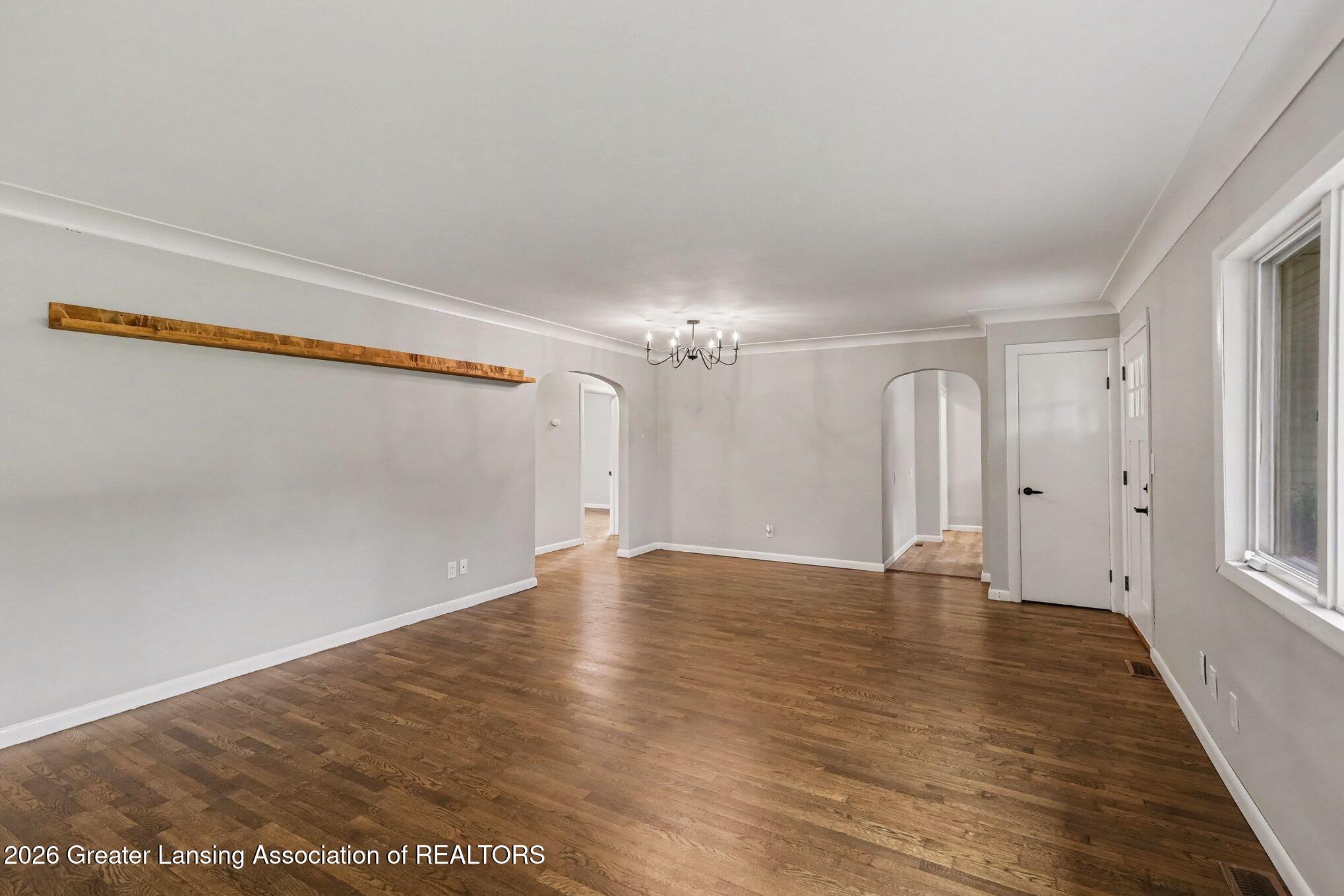 3725 Lansing Road Perry, MI 48872 - Photo 7 of 28 007_file_4308
