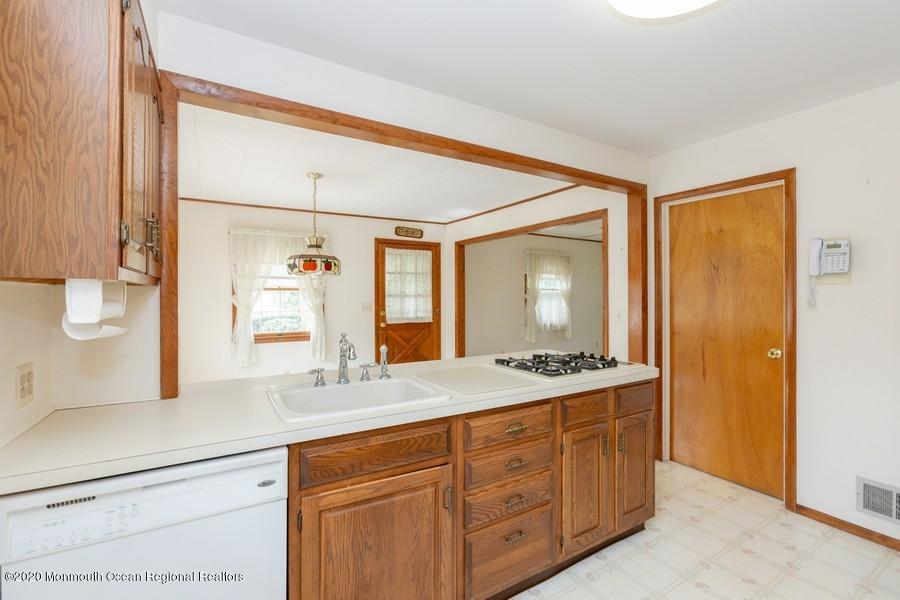 4 Fordham Road Parlin, NJ 08859 - Photo 5 of 19 4 Fordham 15