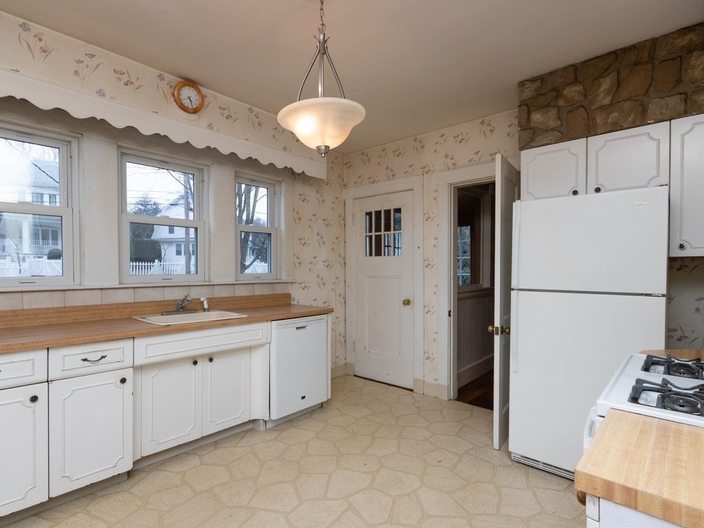15 Langley Road Arlington, MA 02474 - Photo 8 of 42 Gallery Image 8