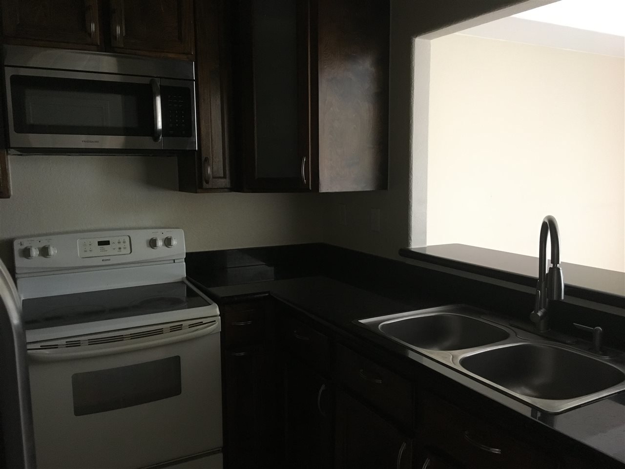1000 Ranchway Drive, Unit 67 Laredo, TX 78045 - Photo 3 of 12 Gallery Image 3