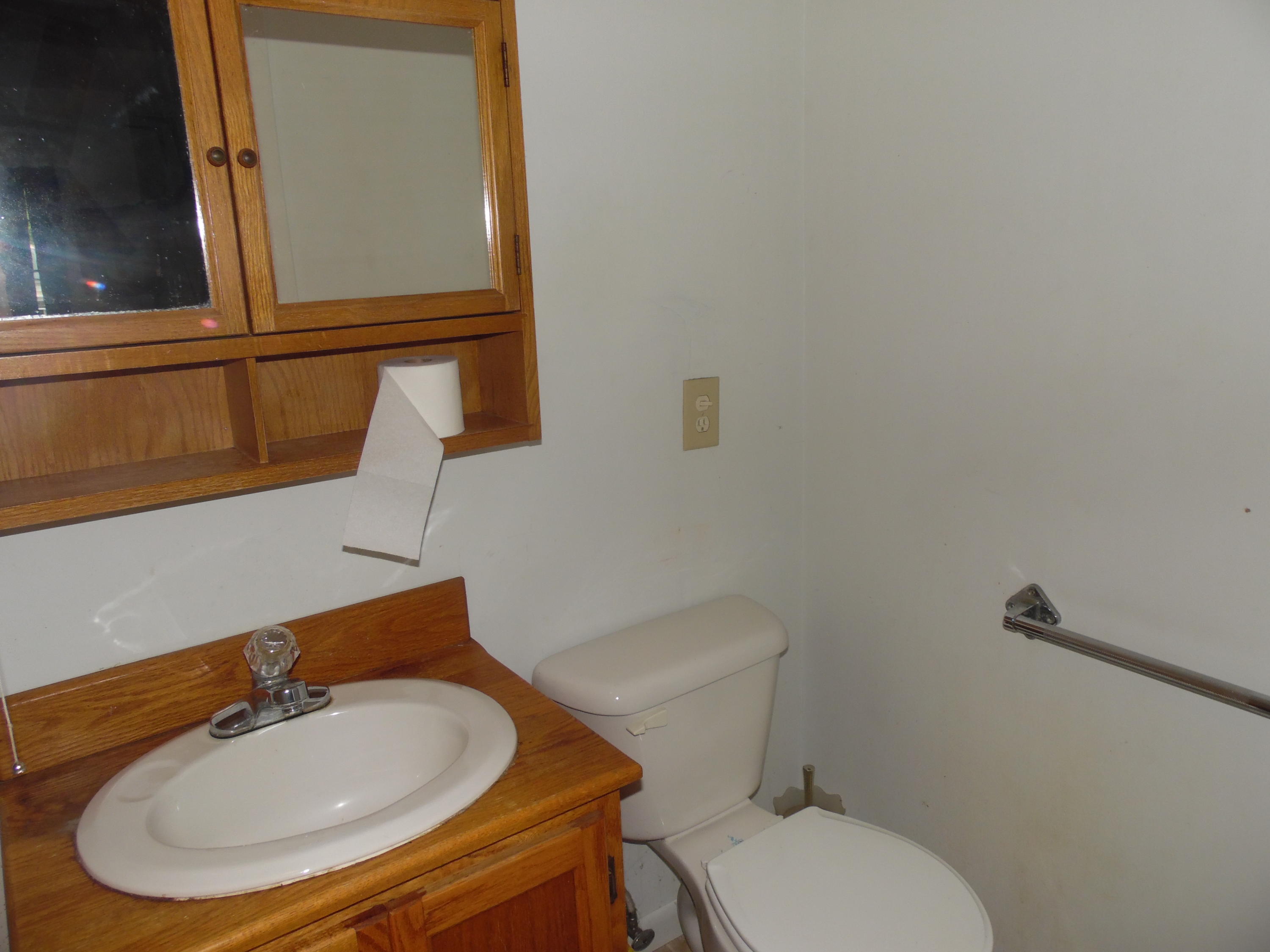 573 Andy Nowling Road DeFuniak Springs, FL 32433 - Photo 13 of 32 3/4 Bath with Bedroom #4