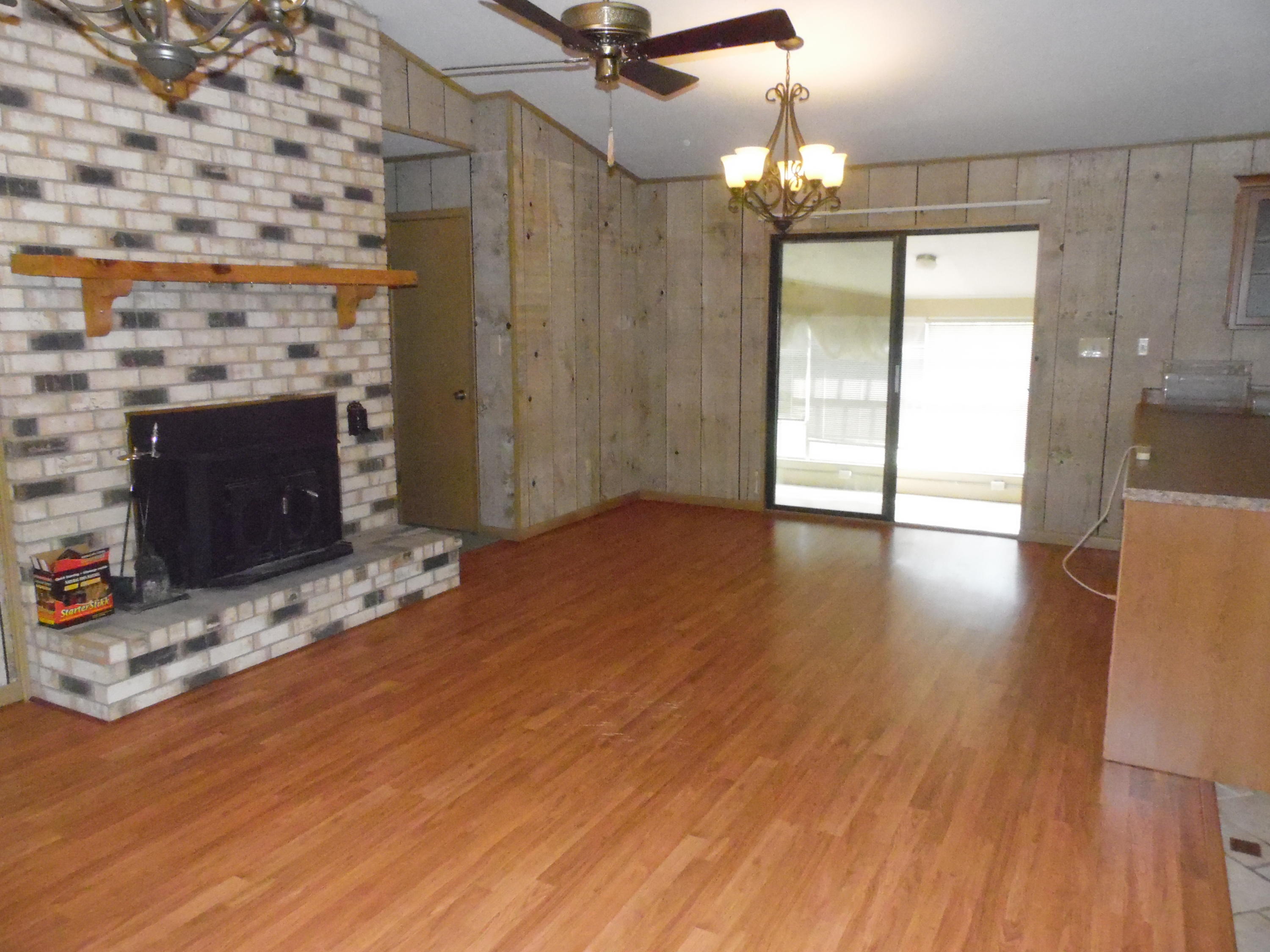 573 Andy Nowling Road DeFuniak Springs, FL 32433 - Photo 5 of 32 Gorgeous living room