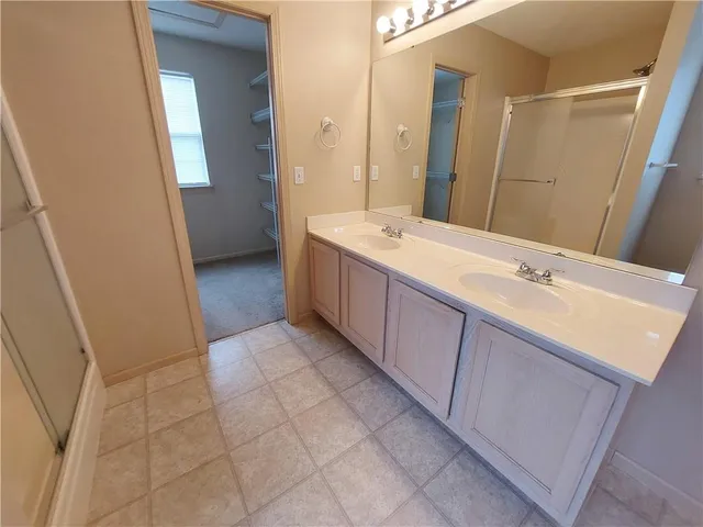 $189,900 | 8039 North Elmwood Avenue, Kansas City, MO 64119