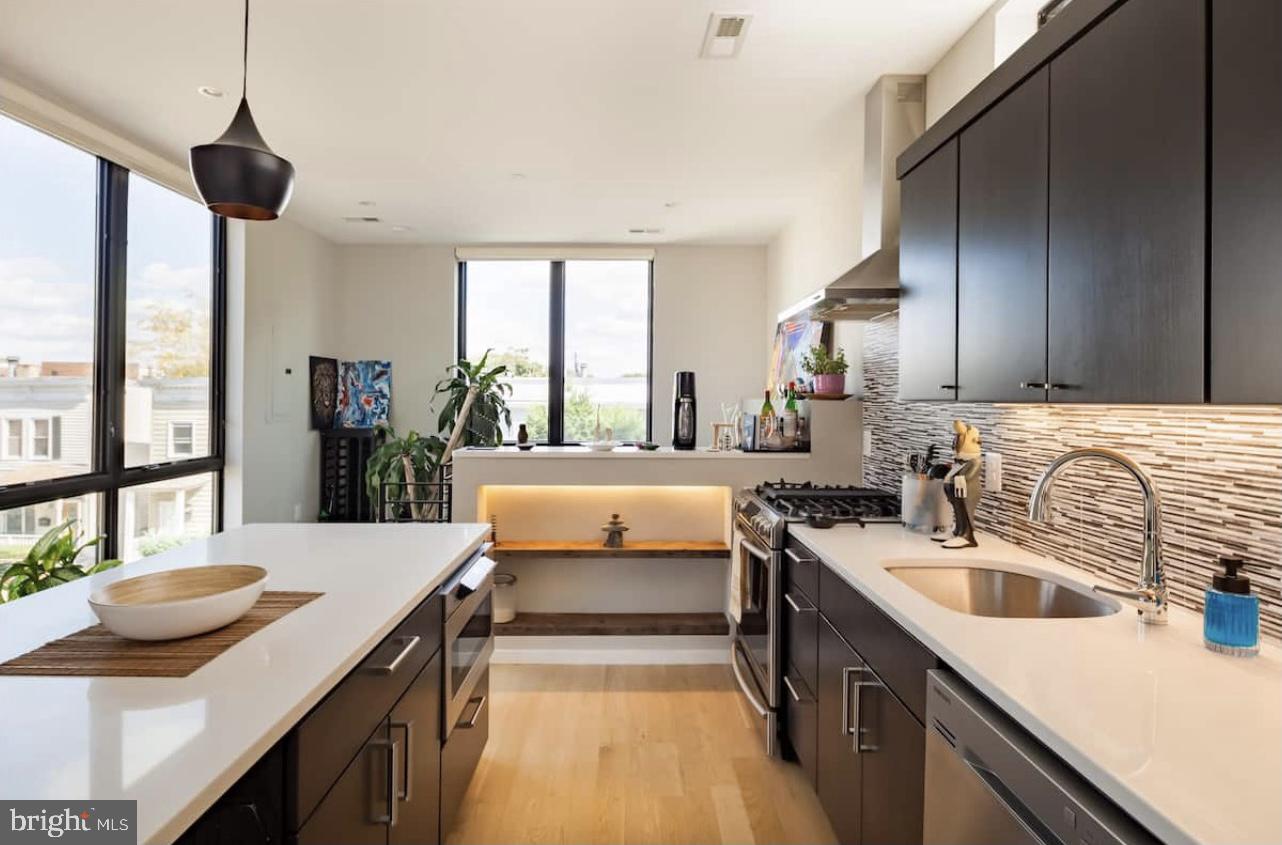 706 16th Street Northeast, Unit 2 Washington, DC 20002 - Photo 2 of 19