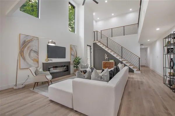 $750,000 | 2306 Hondo Avenue, Dallas, TX 75219