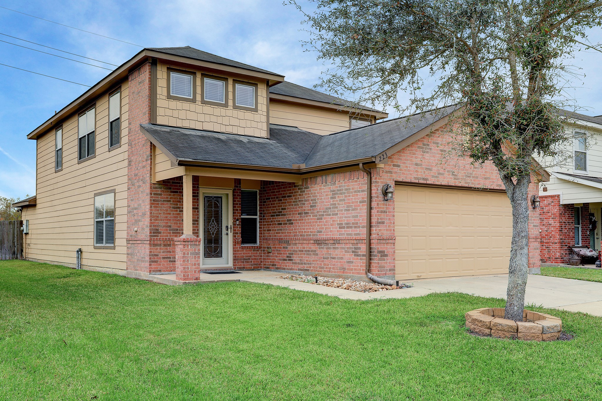 223 Sunset Colony Drive Rosharon, TX 77583 - Photo 3 of 45 Covered front porch leading into the home.